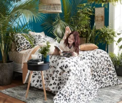 Black End Table With Bluetooth Speaker & USB Port 7 Black End Table With Bluetooth Speaker & USB Port -Home Furniture Store 810513609 31