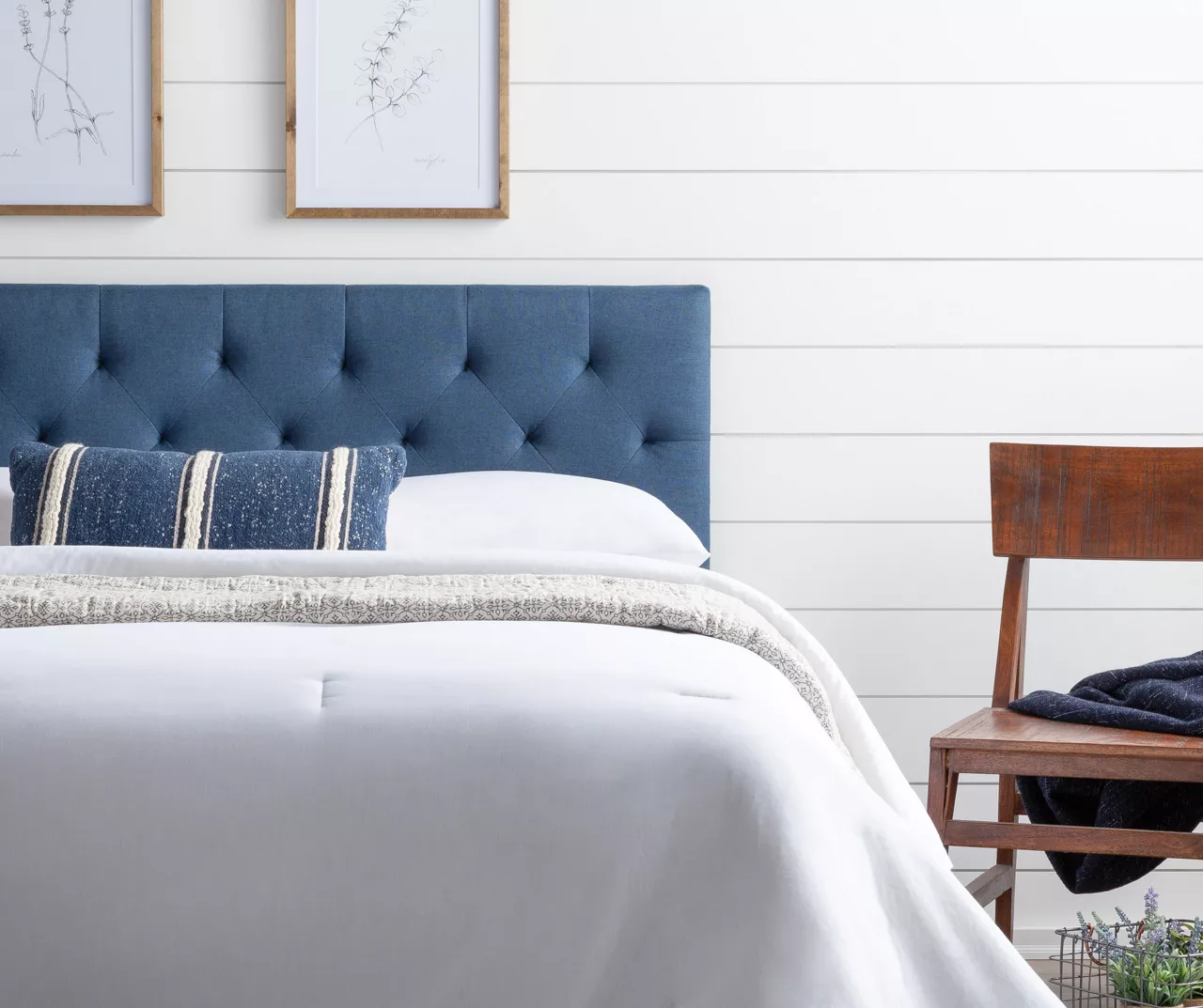 Brookside Emmie Upholstered Headboard Brookside Emmie Upholstered Headboard -Home Furniture Store 810527249 810527253 810527257 810527261 4