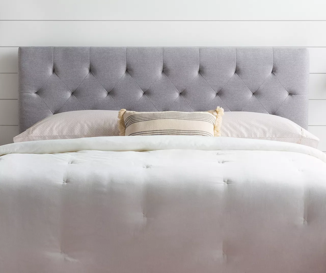 Brookside Emmie Upholstered Headboard Brookside Emmie Upholstered Headboard -Home Furniture Store 810527250 810527252 810527258 810527262 3