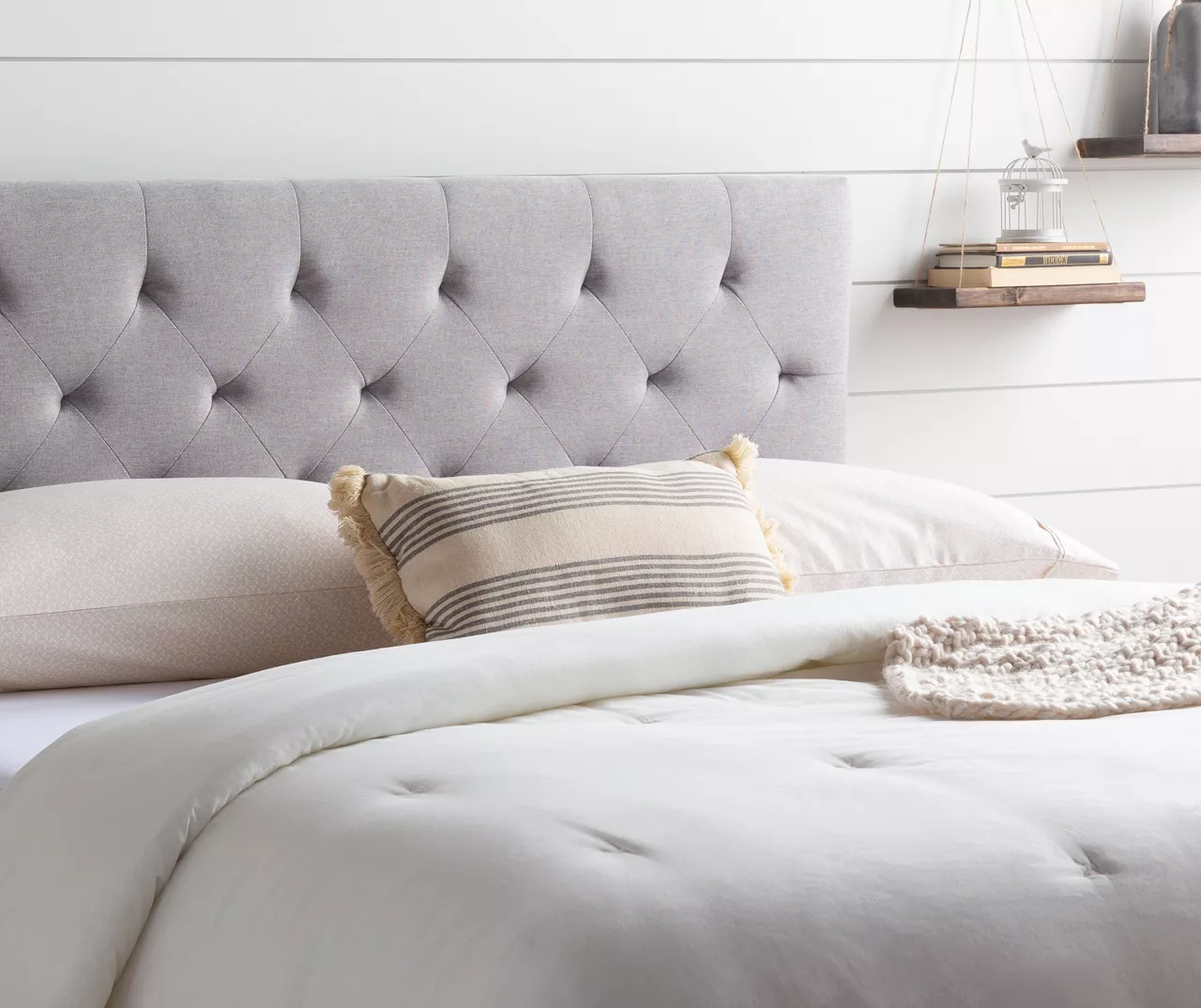 Brookside Emmie Upholstered Headboard Brookside Emmie Upholstered Headboard -Home Furniture Store 810527250 810527252 810527258 810527262 4