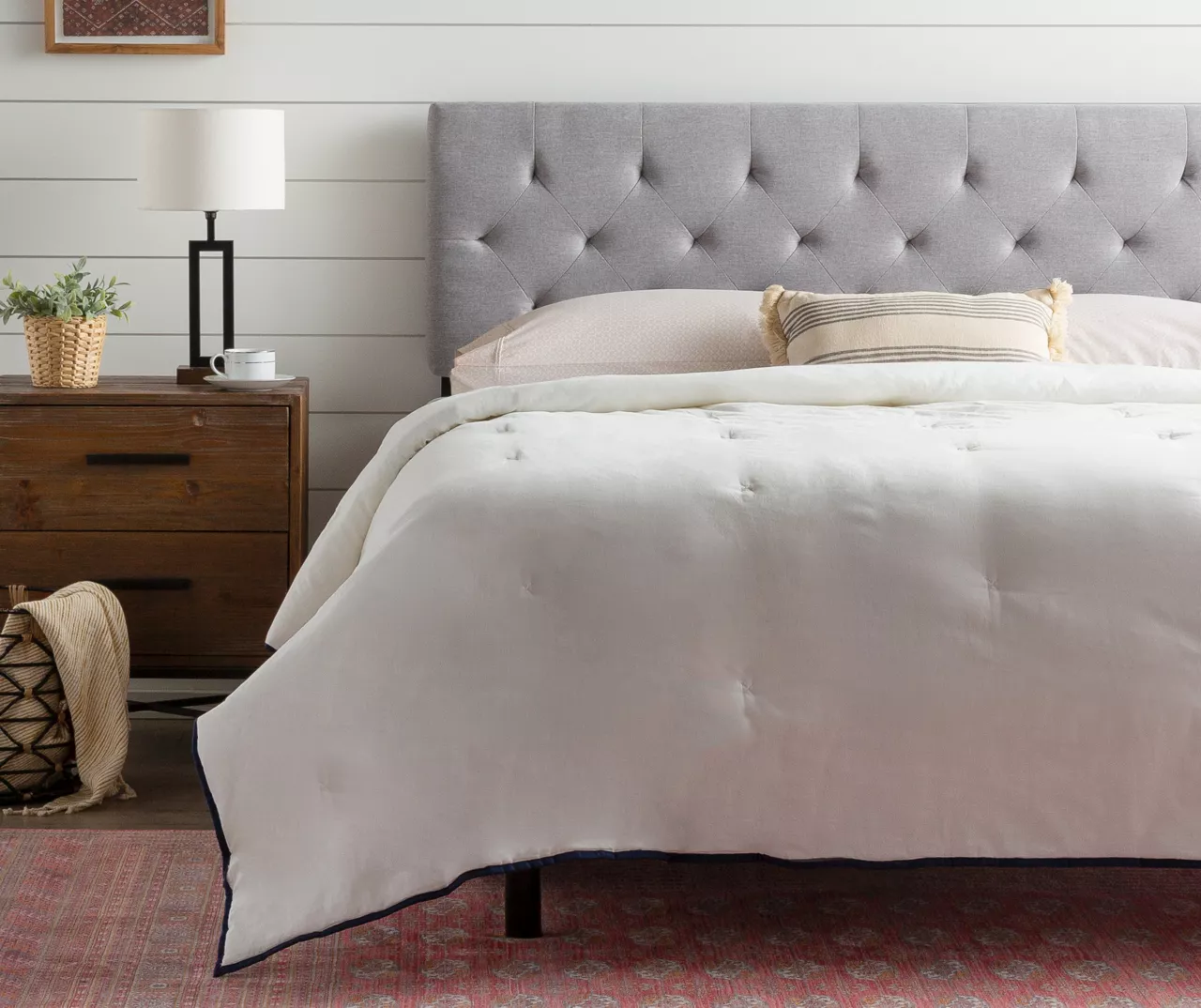 Brookside Emmie Upholstered Headboard Brookside Emmie Upholstered Headboard -Home Furniture Store 810527250 810527252 810527258 810527262 5