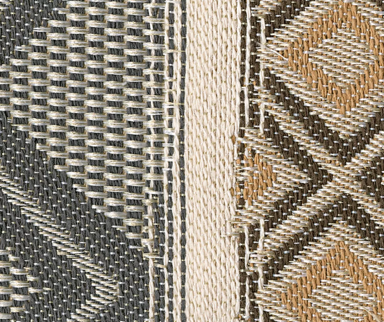 Broyhill Glynn-Cove Iron Sectional Broyhill Glynn-Cove Iron Sectional -Home Furniture Store combo980199 4